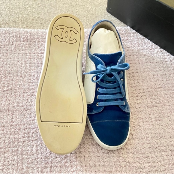 Auth Chanel Logo Velvet Metiers D’Art 17a Sneaker - Picture 5 of 8